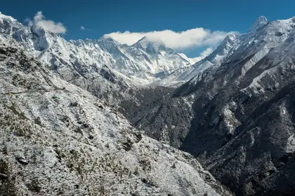 Snow-covered ridge along the Everest Base Camp trail